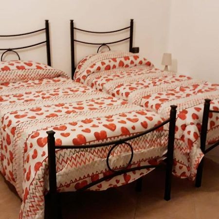 Bed and Breakfast Le Tre Stelle Ronco allʼAdige Exterior foto