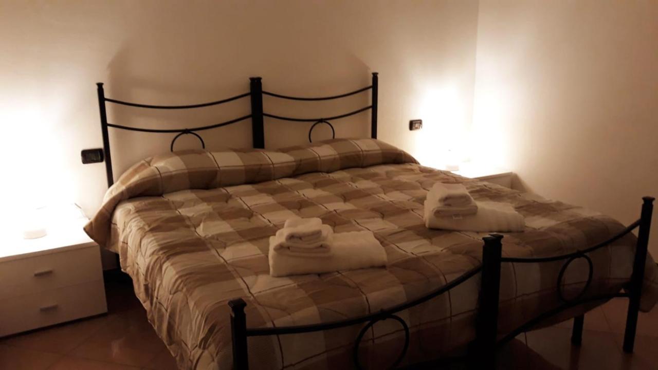 Bed and Breakfast Le Tre Stelle Ronco allʼAdige Exterior foto
